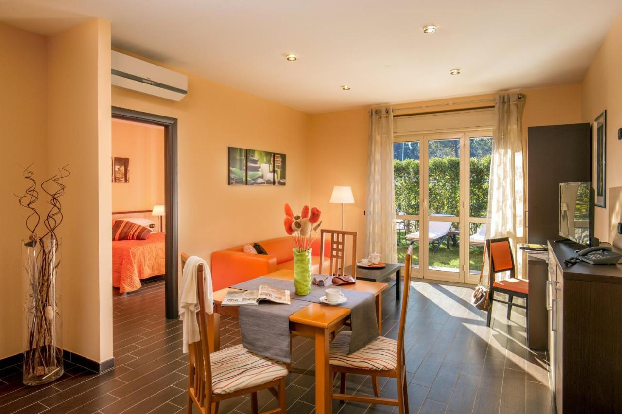Residence Poggio Degli Uliviフラスカティ エクステリア 写真