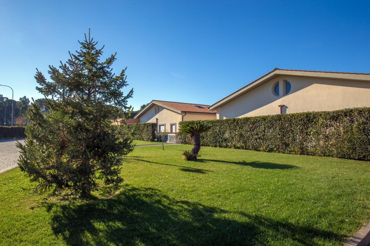 Residence Poggio Degli Uliviフラスカティ エクステリア 写真