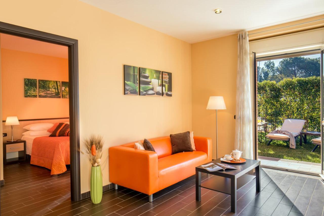Residence Poggio Degli Uliviフラスカティ エクステリア 写真