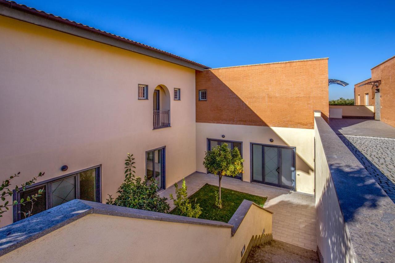 Residence Poggio Degli Uliviフラスカティ エクステリア 写真