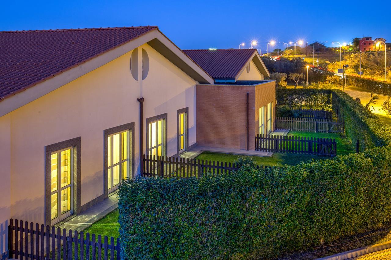 Residence Poggio Degli Uliviフラスカティ エクステリア 写真